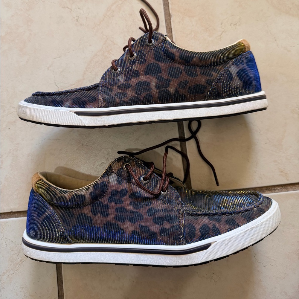 Twisted X womens holographic Leopard Print Sneakers like new